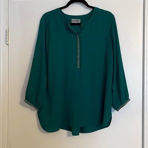 JM Collection - Green Blouse with metal details - Size large